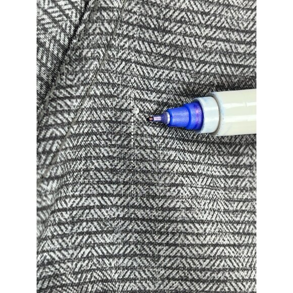 Hurley Shorts Gray Striped Sz 33 Style G5184-00 MWS0005680 9.5” Inseam - Picture 4 of 12